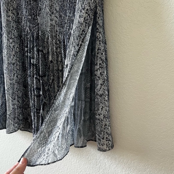 Anthropologie | Skies Are Blue Pleated Side Slit Snake Print Skirt - Picture 4 of 12